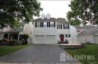 Building Photo - 96 Marion Dr