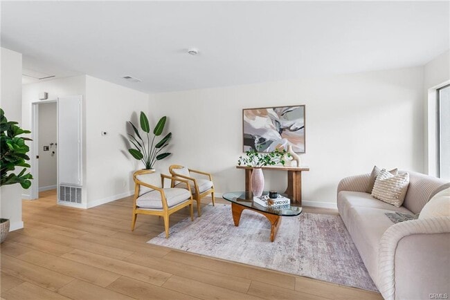 Foto del edificio - 1738 N Cedar Glen Dr