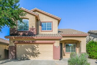 39520 N Hillerman Way