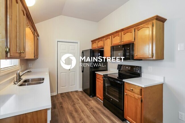 Building Photo - 3 Bedroom Pet-Friendly Home in GOODLETTSVILLE, TN with Main Street Renewal