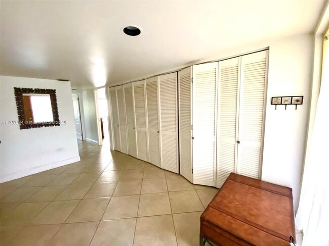 Foto del edificio - 6601 SW 116th Ct