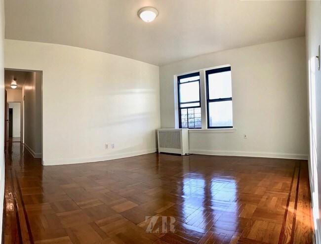 Foto del edificio - 8612 Ridge Blvd