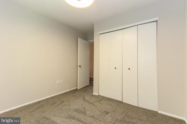 Building Photo - 166 Camber Ln