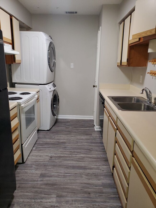 Foto del edificio - 2 Bedroom, 2 Bath Georgetown townhome with Community Pool, Tennis court, and Playground!