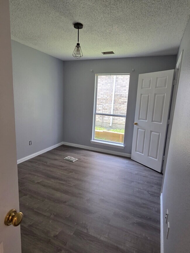 Foto del edificio - 2405 Shinnery Oak Dr
