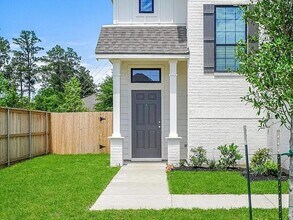 Building Photo - 1022 Tomball Downs Dr