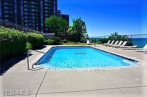 Building Photo - 11850 Edgewater Dr
