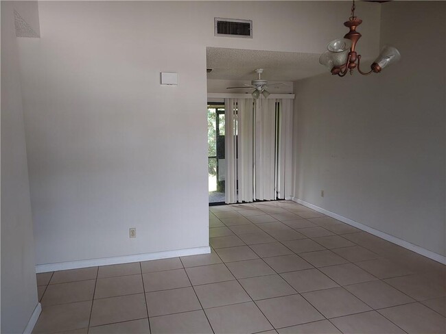 Building Photo - 4649 Perth Rd