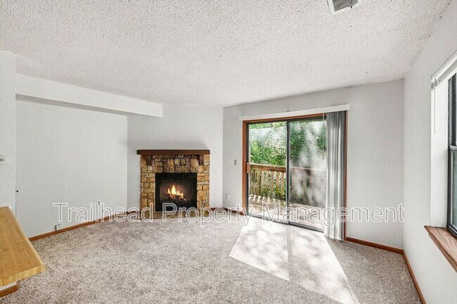 Building Photo - 8213 N Everton Ave