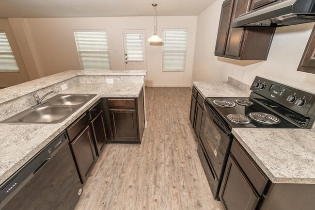Building Photo - 8603 Tesoro Hills