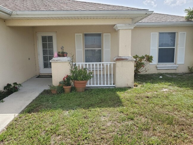 Foto del edificio - 1043 Cedartree Ave