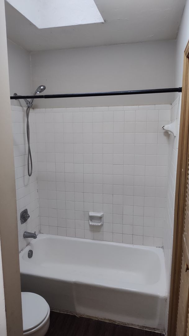 Foto del edificio - 2359 Claremont Ln