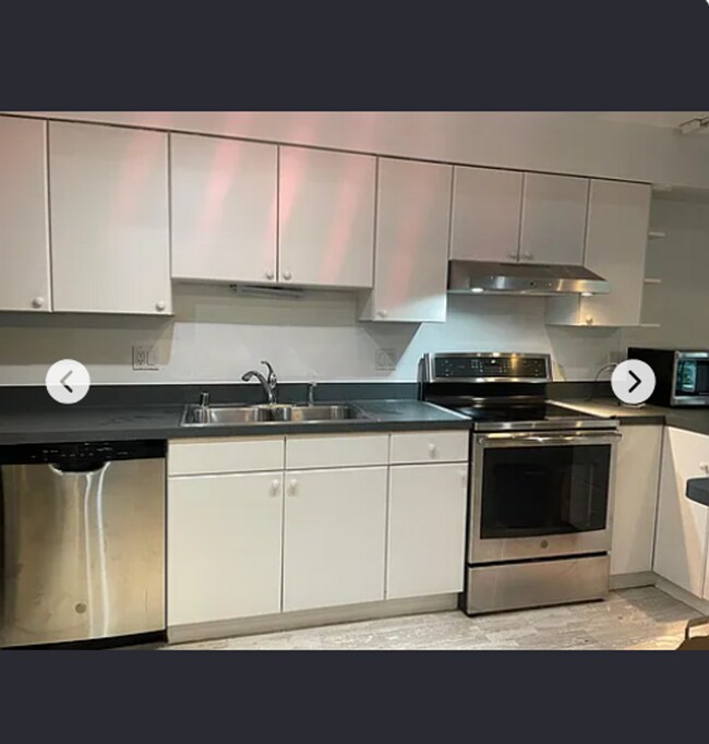 Building Photo - Spacious Adams Morgan Gem with Gas FP