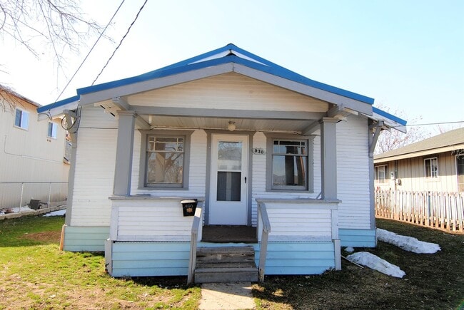 Building Photo - Rare 1 Bedroom House for Rent!