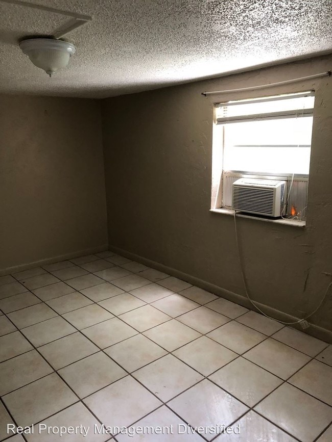 Foto del edificio - 1318 SW 6th St