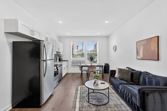 Building Photo - 1516 W Girard Ave