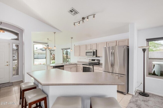 Foto del edificio - 3022 E Captain Dreyfus Ave