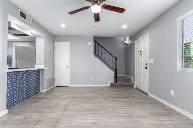Foto del edificio - 10227 N 7th Pl