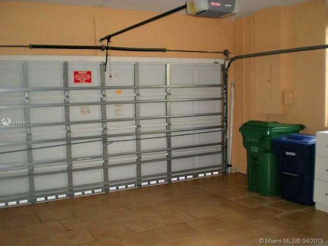 Foto del edificio - 7873 NW 164th St