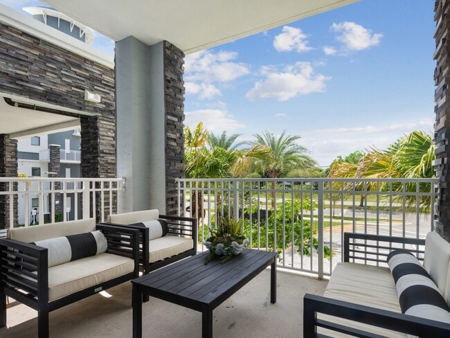 Building Photo - AMLI Park West