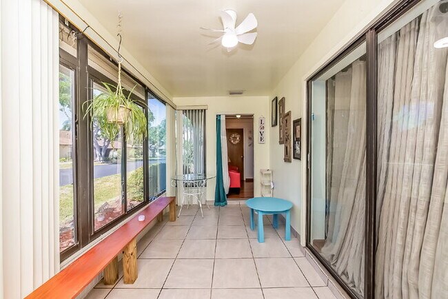 Foto del edificio - Fully furnished 2BR/2BA villa in Heritage Village West — $1,900/month