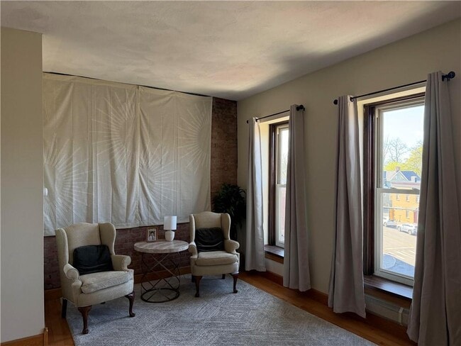 Building Photo - 287 Gregory St