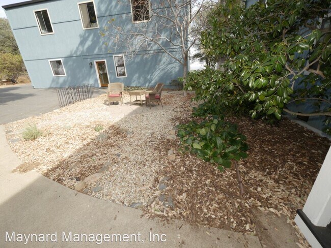 Building Photo - 3 br, 2 bath House - 10831 Sutter Circle