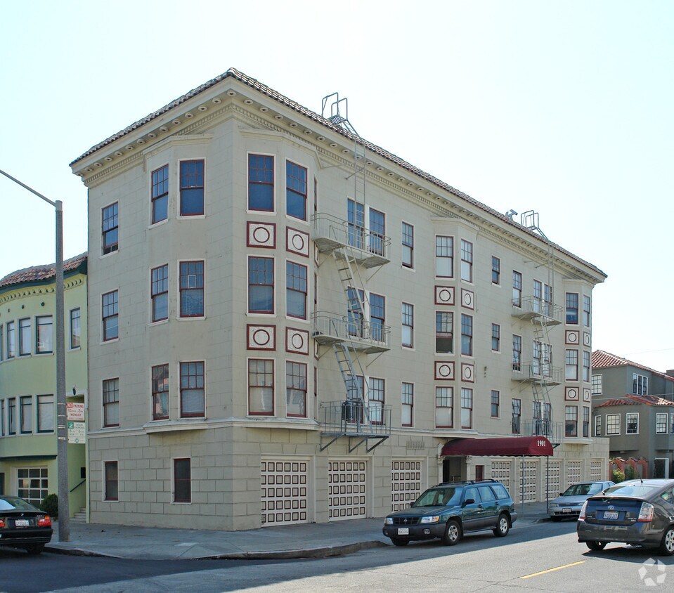 Building Photo - 1901 Beach Street