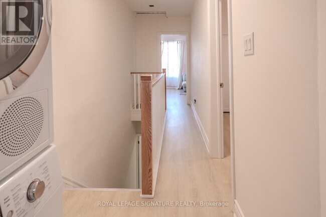 Photo du bâtiment - 165 Symington Ave