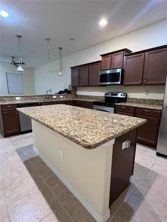 Foto del edificio - 9110 Savannah Grove Ln