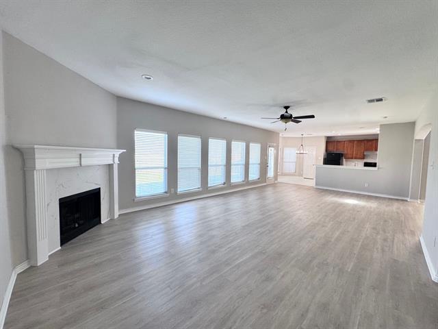 Foto del edificio - 9520 Water Tree Dr