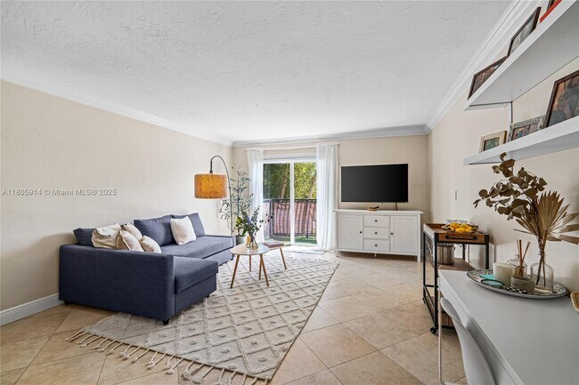 Foto del edificio - 6815 Edgewater Dr