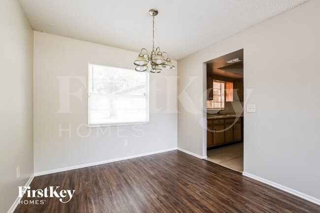 Foto del edificio - 1701 Freeman Dr