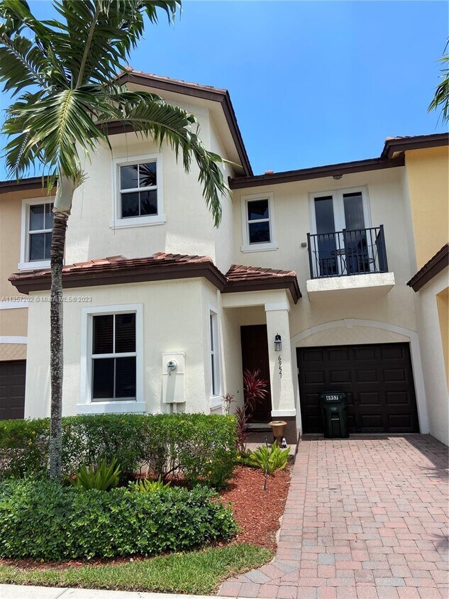 6957 Long Pine Cir, Coconut Creek, FL 33073 Townhome Rentals in