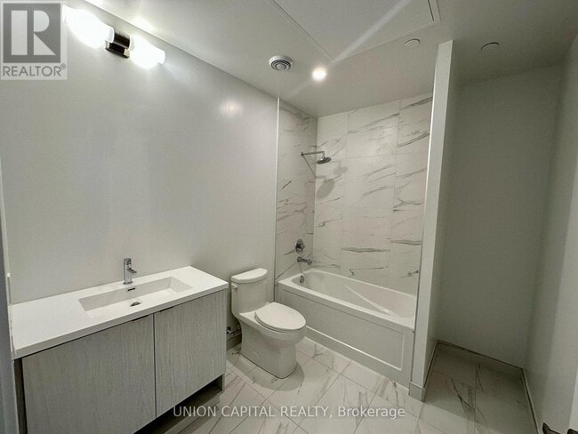 Building Photo - 55 Cooper St