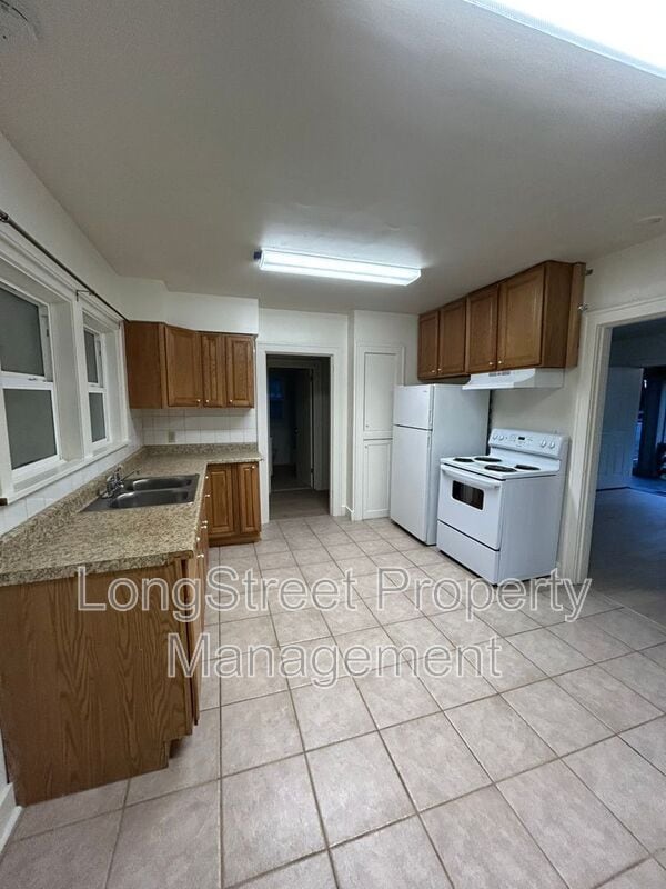 Foto del edificio - 11380 SW Greenburg Rd