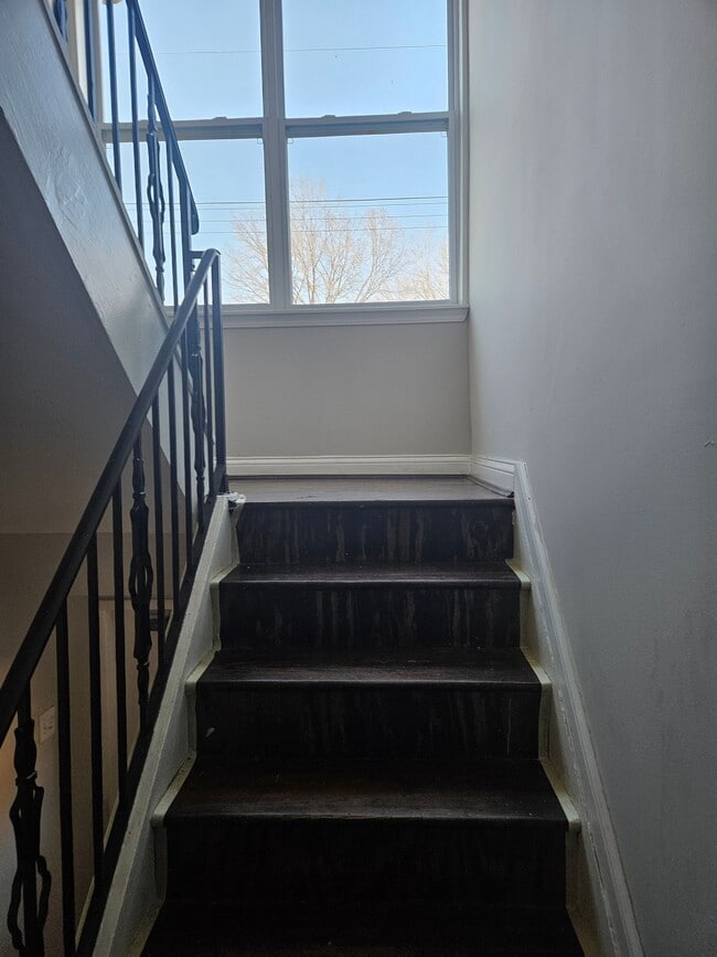 Photo - 1231 Laidlaw Ave (Cincinnati, OH) Apartment