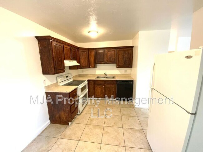 Foto del edificio - 2523 S Lakecrest Dr