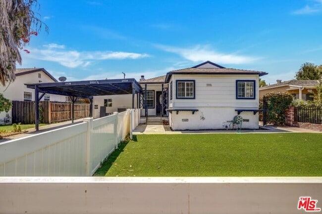 Building Photo - 19924 Welby Way