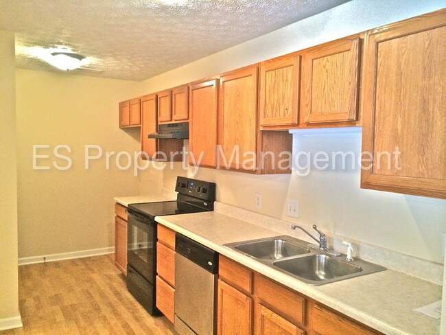 Building Photo - 9804 Legends Creek Dr