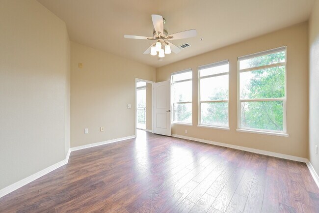 Foto del edificio - Your New Home Awaits in Lone Tree's Lincol...