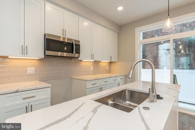 Photo - 141 W Huntingdon St Apartment