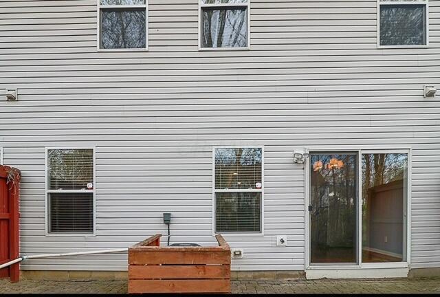 Foto del edificio - 1267 Grove Dr