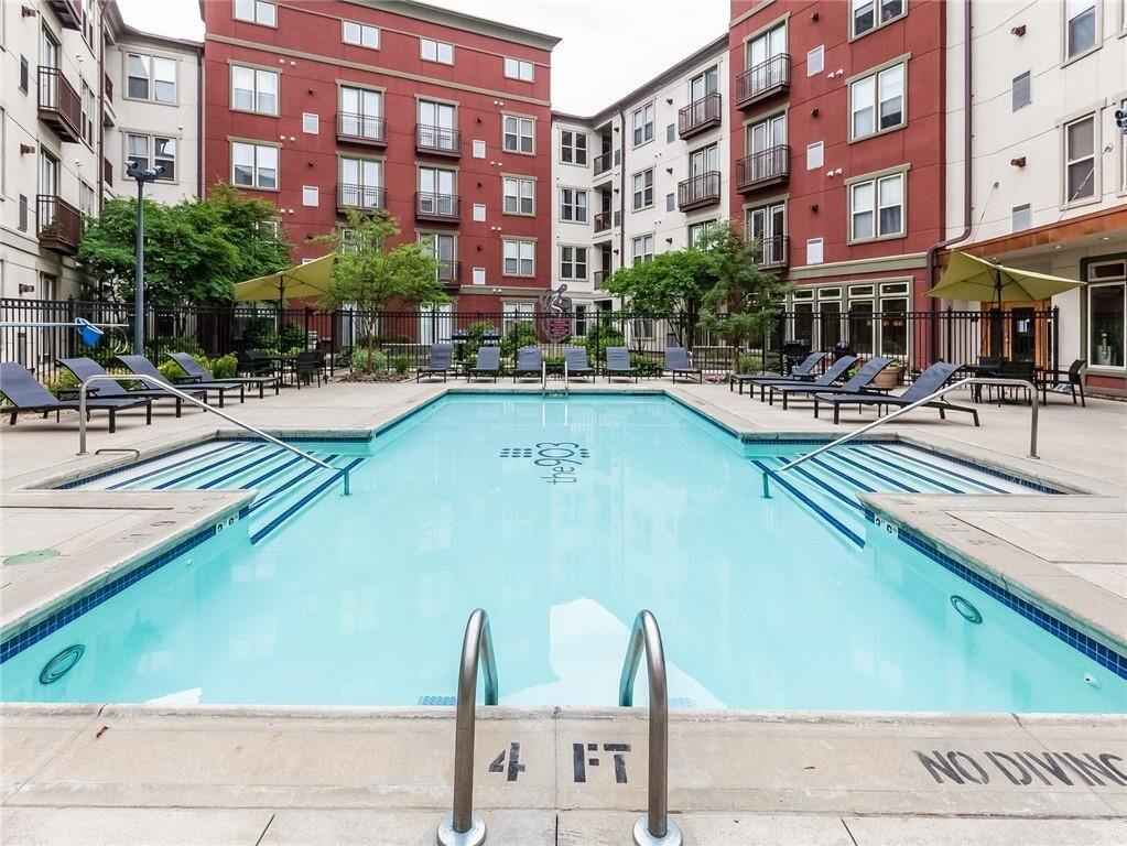 Foto principal - 1000 Providence Pl