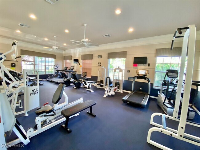 Foto del edificio - 8151 Pacific Beach Dr