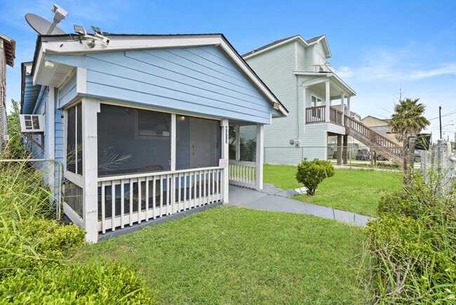 Building Photo - 4018 Sealy Ave