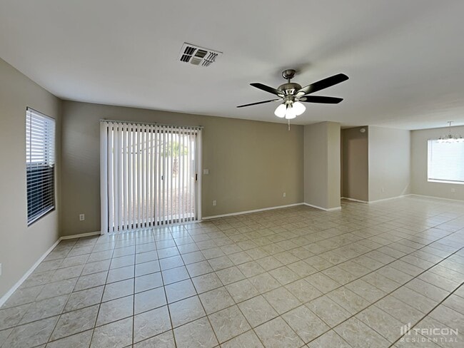 Building Photo - 43766 Elm Dr