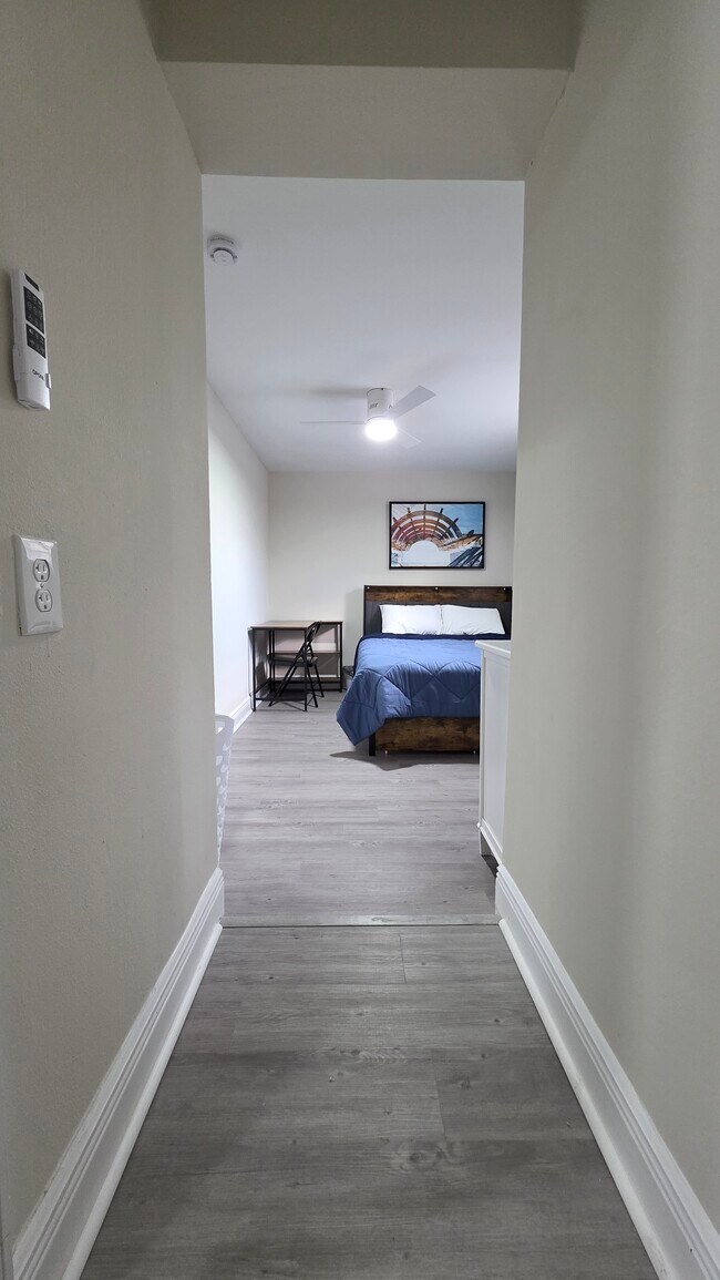 Foto del edificio - 1343 Poppy Ave