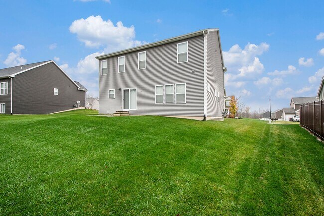 Building Photo - Beautiful Byron Center Home with 3 Car Gar...