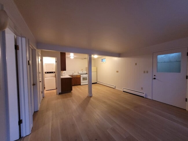 Building Photo - 15t1426